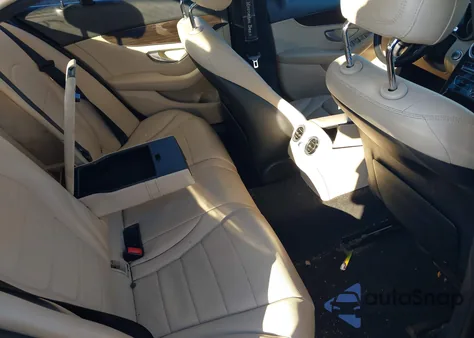 2016 Mercedes-Benz C 300 из США, поврежденный, VIN 55SWF4JB7GU077491